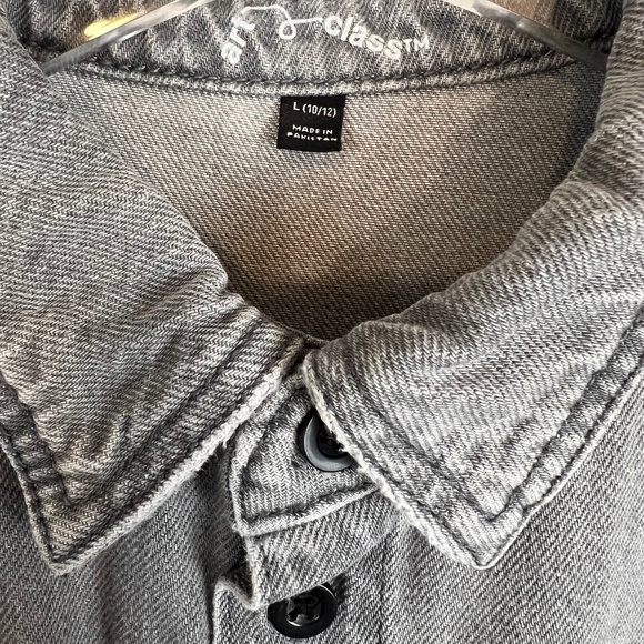 Art Class : Boy's Gray Denim Button Down Top - Picture 6 of 7